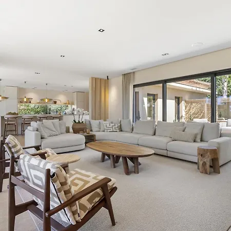 Villa 400m² Vue Proche Centre *