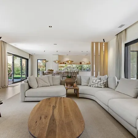 400m² Vue Proche Centre Villa