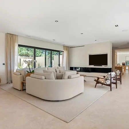 Villa 400m² Vue Proche Centre *