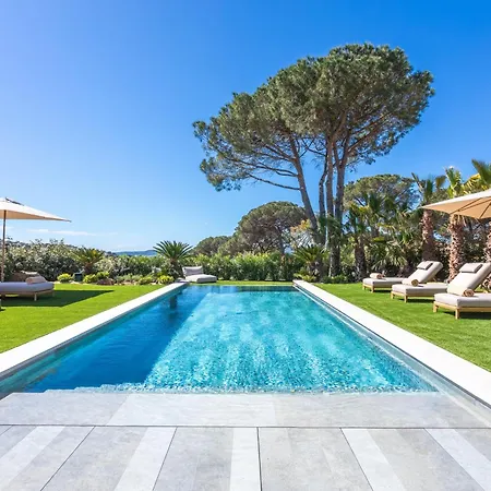 Villa 400m² Vue Proche Centre *
