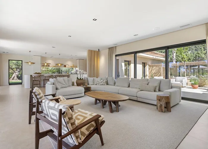 Villa 400m² Vue Proche Centre *